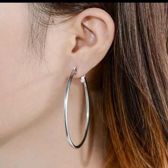 Waterproof  Stainless Steel Medium Hoop Earrings Silver Arracadas Acero - Picture 5 of 6